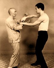 Индивидуальные занятия по системе ближнего боя Вин Чун (липкие руки)